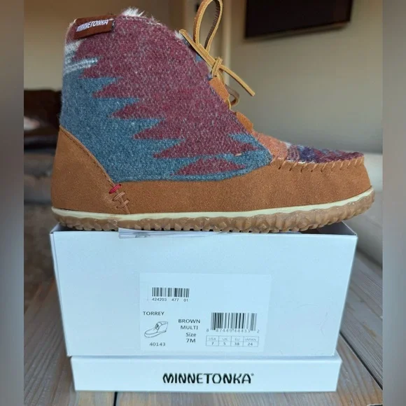 Minnetonka 7 Torrey Brown, Multicolor Indoor/Outdoor Slipper Boots FIT LIKE 6.5 - Picture 2 of 14